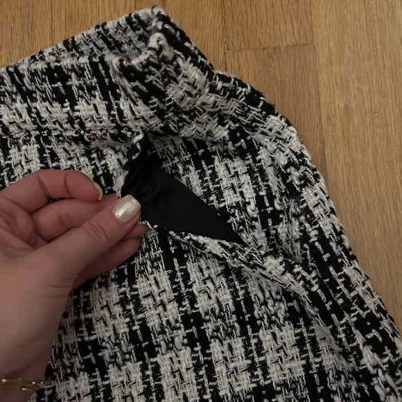 Black & White Tweed Mini Skirt - Picture 3 of 7